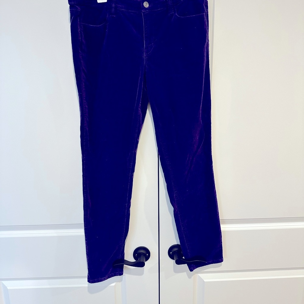 Loft Modern Skinny Corduroy ankle pants. Purple size 10.